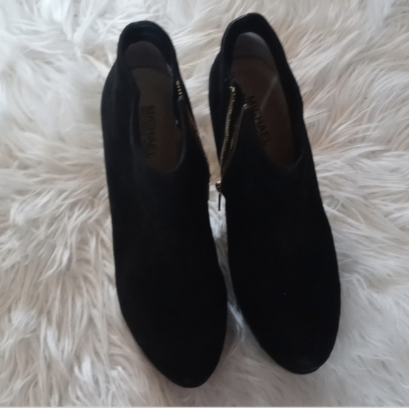 MICHAEL Michael Kors Black Suede Ankle Booties - Picture 3 of 7